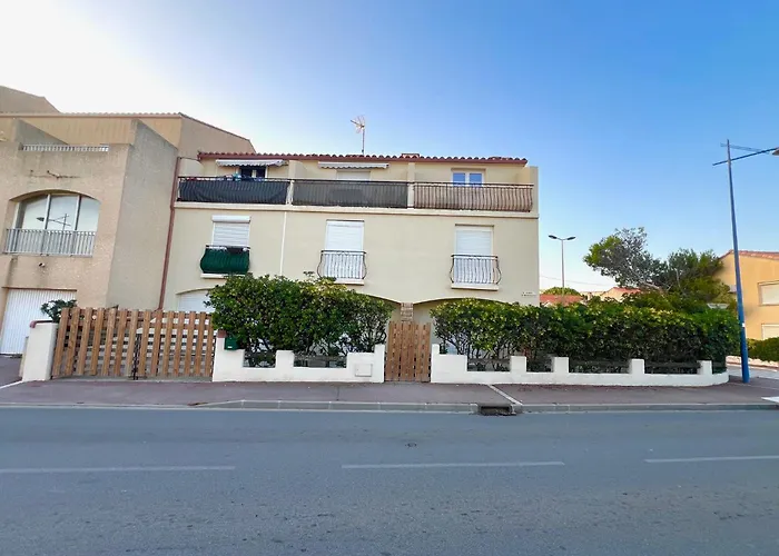 Grand Appartement, En Bord De Mer, 8 A 10 Personnes Daire *